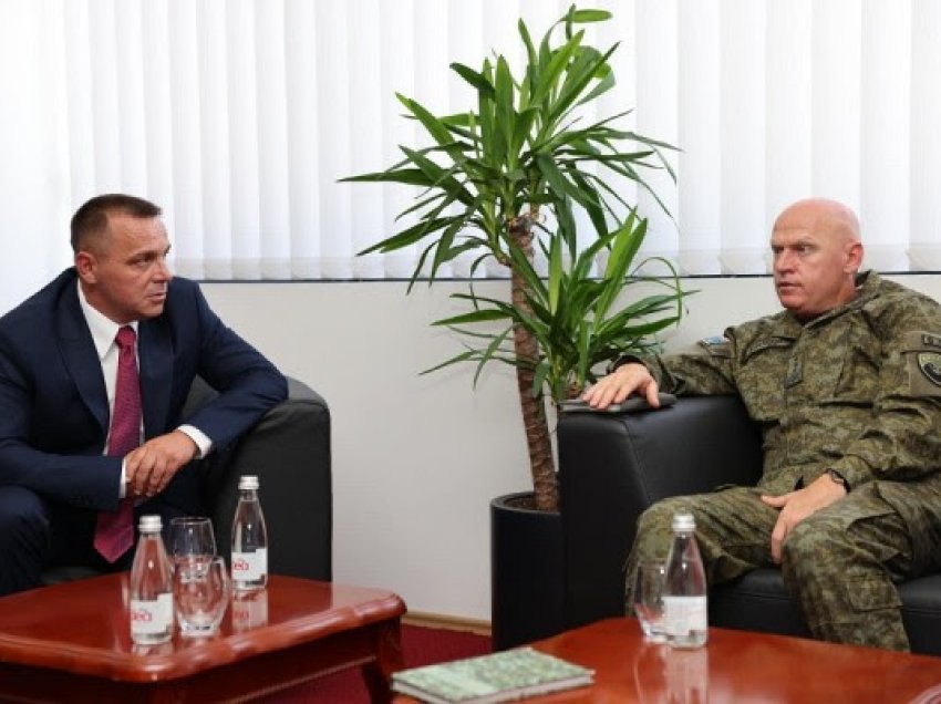 ​Ministri i ri i Mbrojtjes me letër të hapur për stafin civil dhe ushtarakët e FSK-së