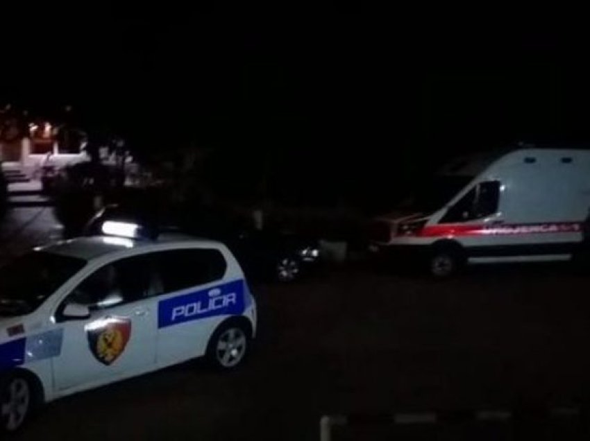 Drejtuesi humbi kontrollin e motoçikletës, plagosen dy turistët gjermanë pranë Sarandës