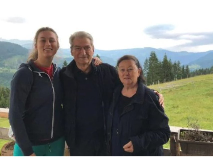 Sali Berisha vjen për pushime në Kosovë, poston fotografi nga bjeshkët