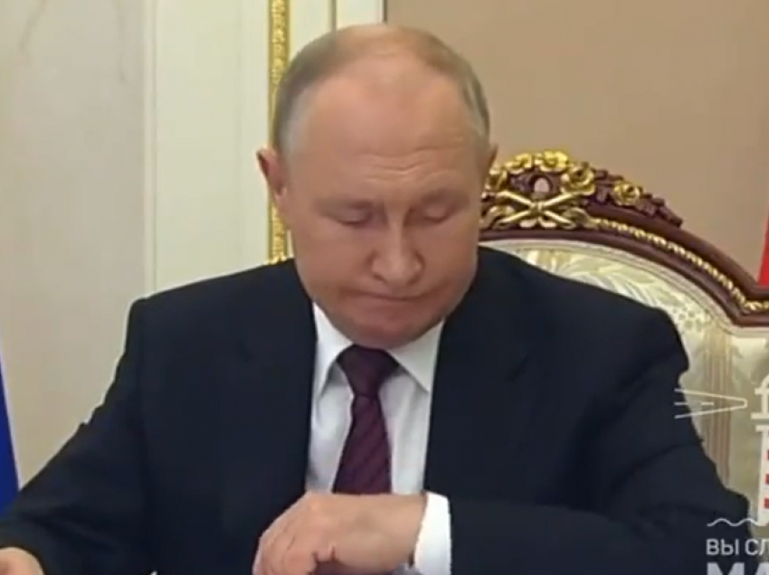 Provat që po tronditin botën, Putin po përdor një sozi pas grushtit të shtetit, si e nxori zbuluar ora në dorën e tij të djathtë