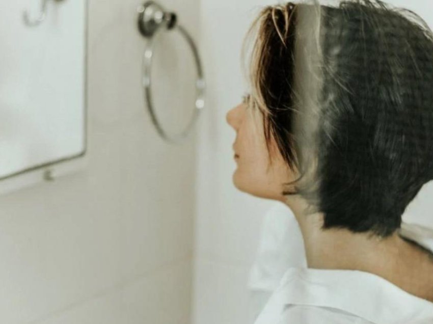 Një shenjë e fazës së hershme të demencës mund të zbulohet gjatë dushit