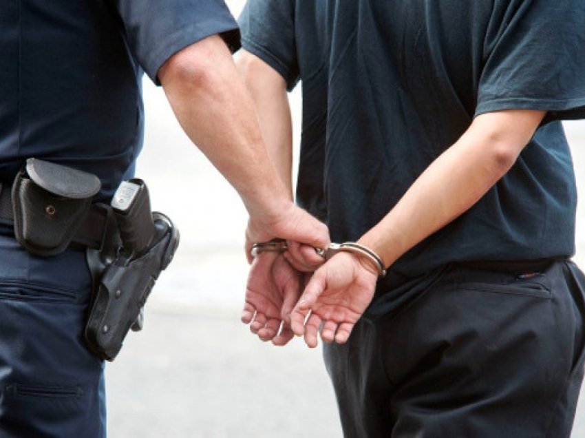 Kanoset një person në Drenas, arrestohen pesë të dyshuar