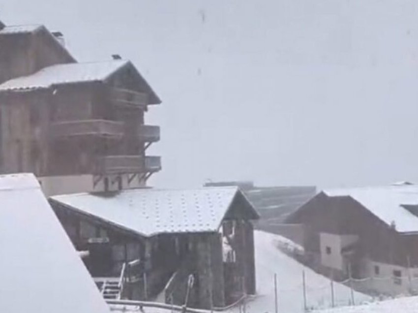 “Erdhi dimri”, bora zbardhë alpet e Francës