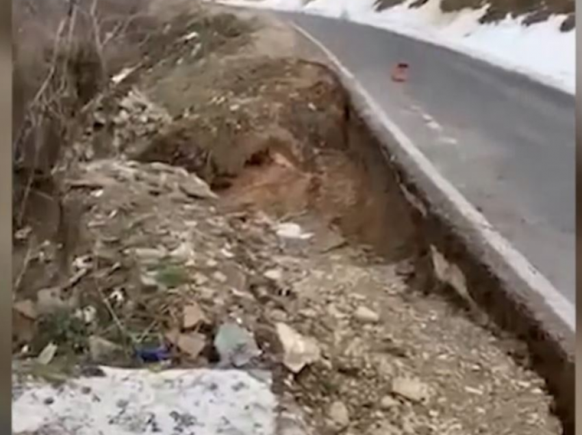 Rruga Tetovë-Vicë pësoi rrëshqitje të dheut, nga komuna e Tetovës thonë se kanë marrë masa