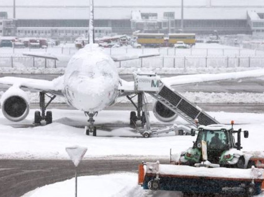 Aeroporti i Mynihut bllokohet nga bora, anulohen 560 fluturime