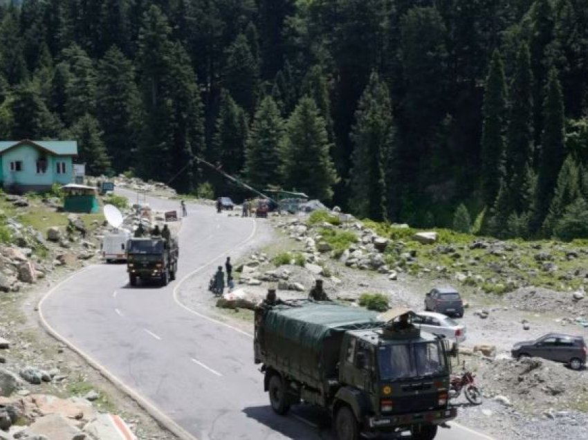 Gjykata Supreme e Indisë miraton shfuqizimin e statusit special të Kashmirit