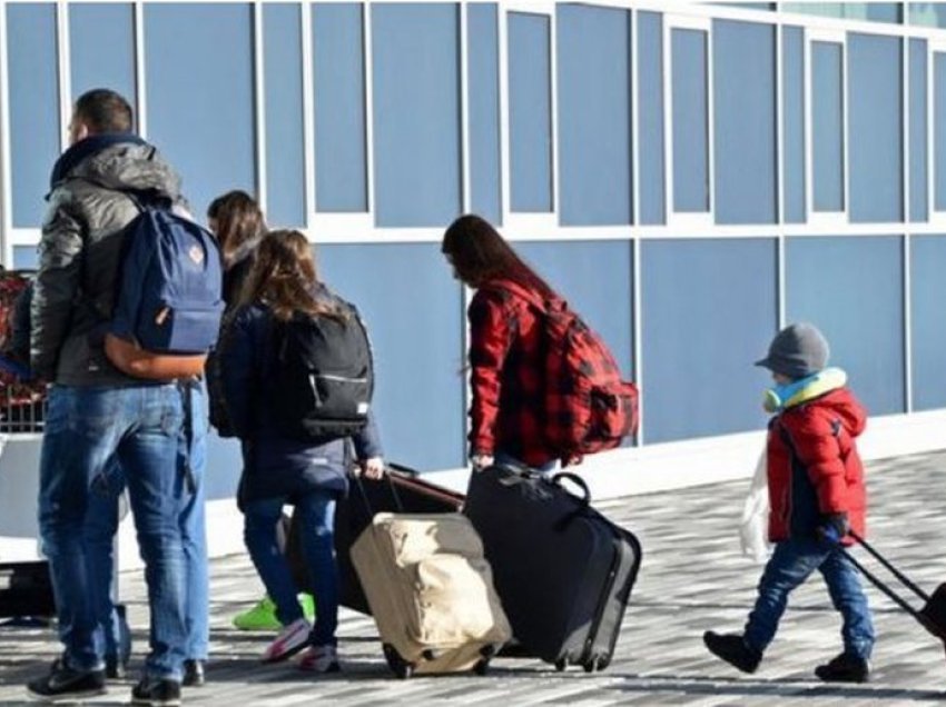 A preken edhe shqiptarët? Britania tregon ‘dhëmbët’ ndaj emigrantëve