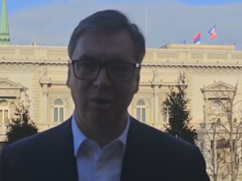 Vuçiq ‘fryhet’, thotë se qëndroi në Presidencë gjatë protestës: Nuk kam aspak frikë