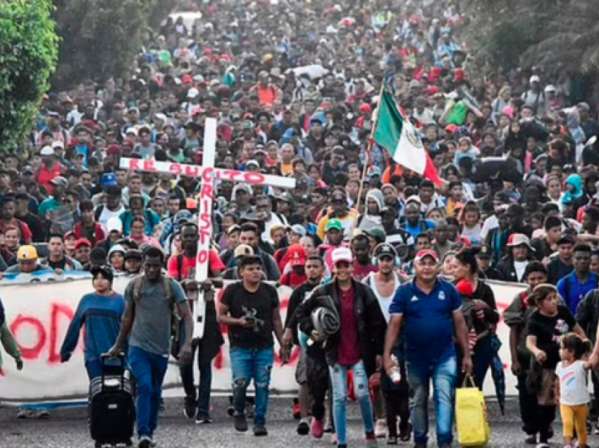 Rrugëve për Krishtlindje, karvani masiv me emigrantë niset nga Meksika për në SHBA