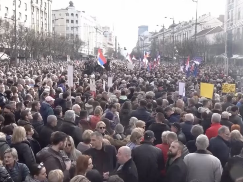 Mijëra veta protestojnë në Beograd me kërkesën për anulimin e zgjedhjeve të 17 dhjetorit