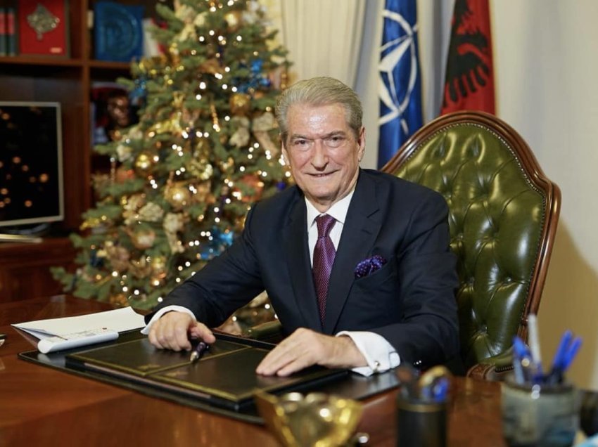 “Shqipëria nuk është më e njëjta!”/ Sali Berisha urim për Vitin e Ri nga arresti shtëpiak: Dua t’i jap çdo shqiptari mesazh shprese