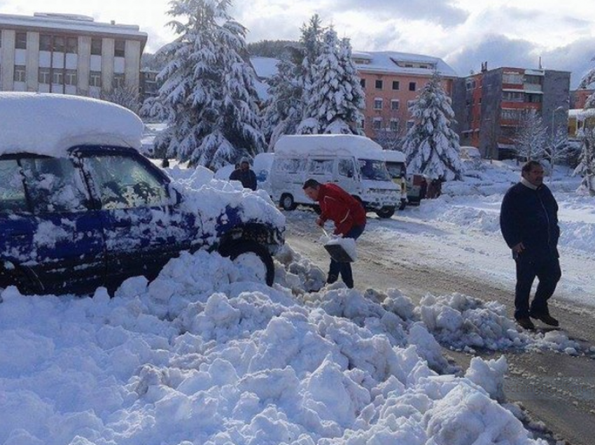 Bllokohen në borë 5 të rinj në Malësinë e Madhe, dalin detajet e rënda