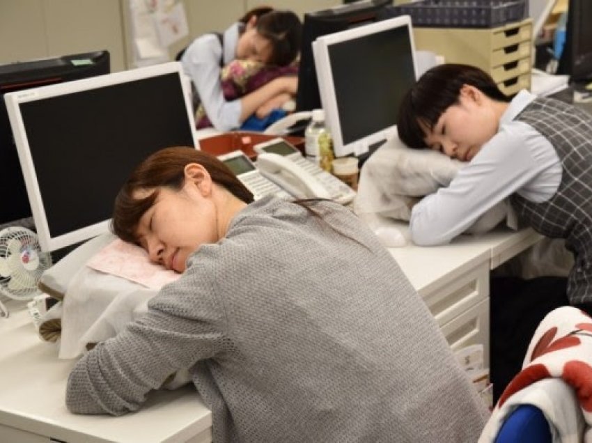 ​Vendet që i lejojnë punëtorët të flenë gjatë orarit të punës