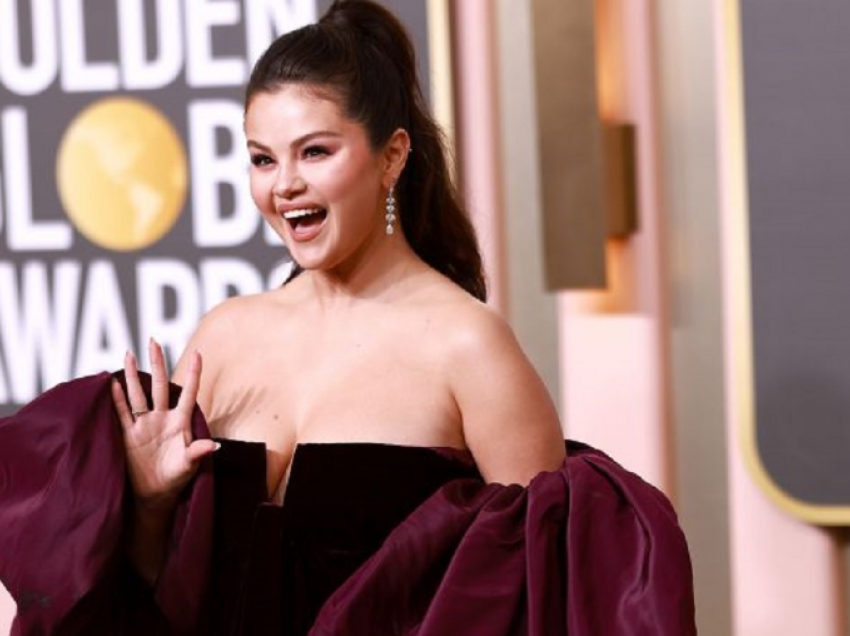 Selena Gomez i bashkohet nismës së yjeve të njohur që kanë vendosur të postojnë foto pa filtra!