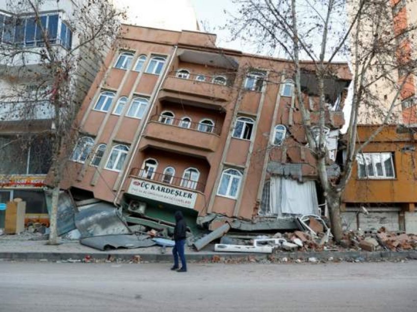 Mbi 17 mijë të vdekur nga tërmeti në Turqi dhe Siri