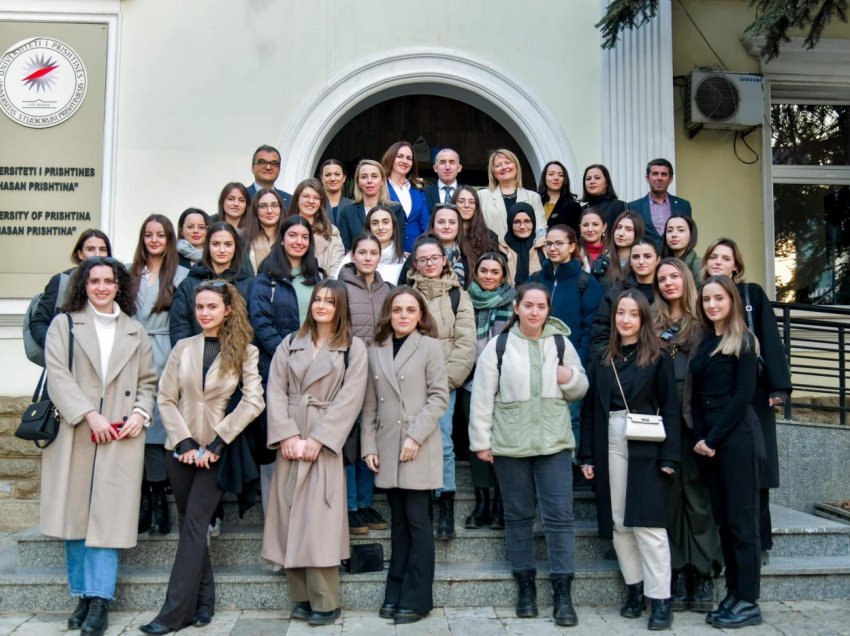 Ministrja Nagavci dhe rektori Qerimi pritën një grup vajzash përfituese të bursës STEM