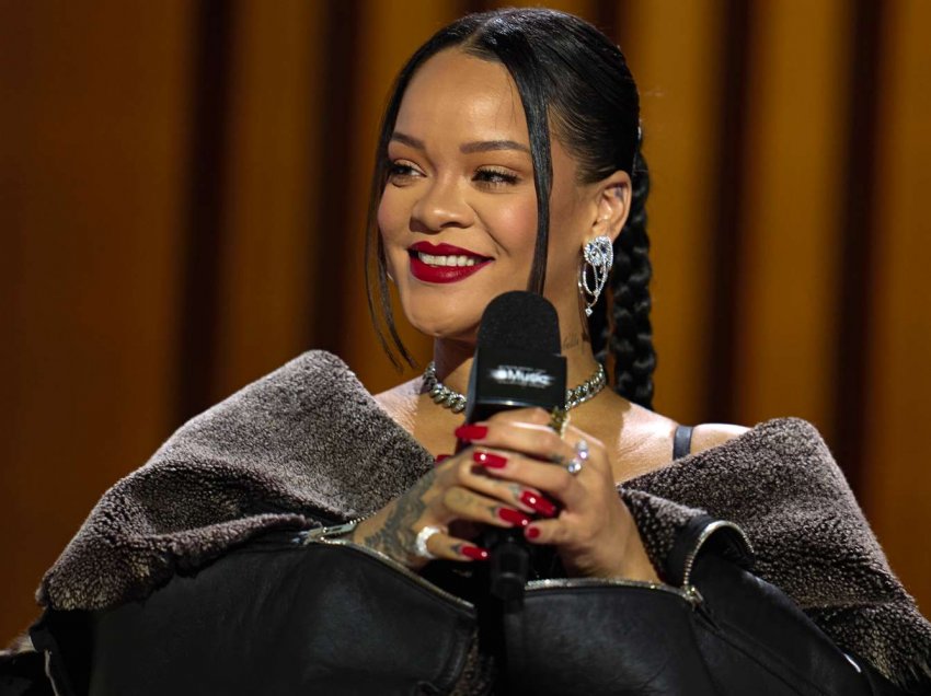 “Është thuajse e pamundur”: Rihanna flet për balancën mes punës dhe prindërimit