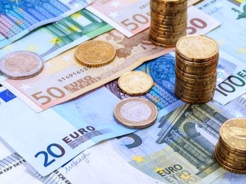 Këmbimi valutor 18 shkurt/ Me sa shiten dhe blihen euro dhe dollari