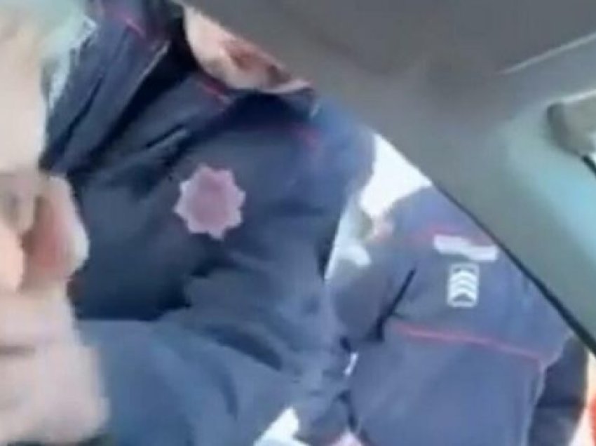 Skandal: Polici malazez sulmon brutalisht profesorin shqiptar në veturë