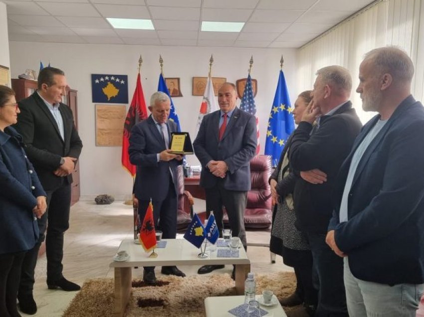 Ambasadori i Shqipërisë në Kosovë viziton Aleancën Kosovare të Bizneseve