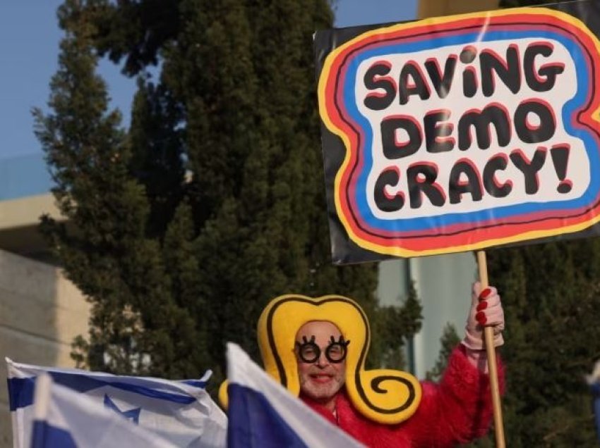 Protesta masive në Izrael kundër tkurrjes së kompetencave të gjyqësorit