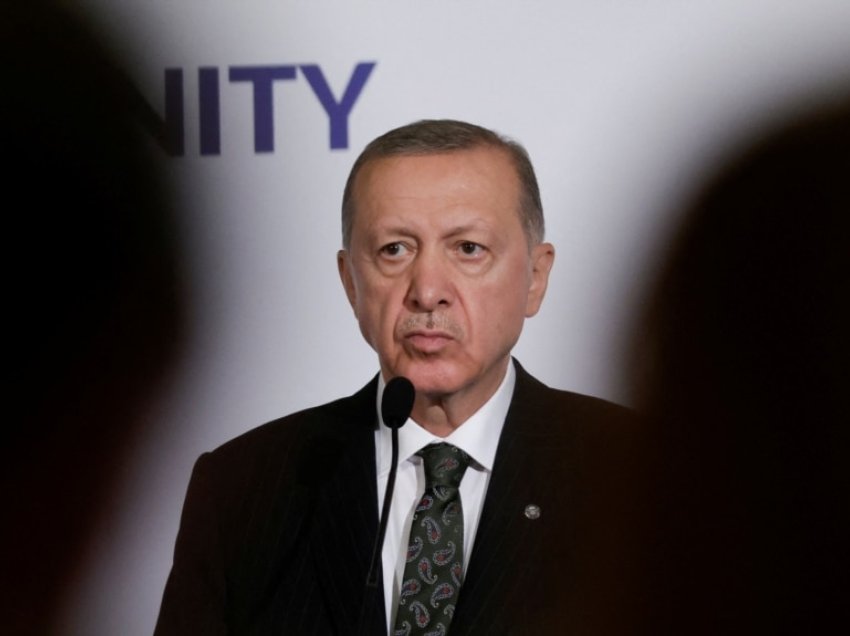 Erdogan kërkon falje për reagimin e autoriteteve pas tërmeteve