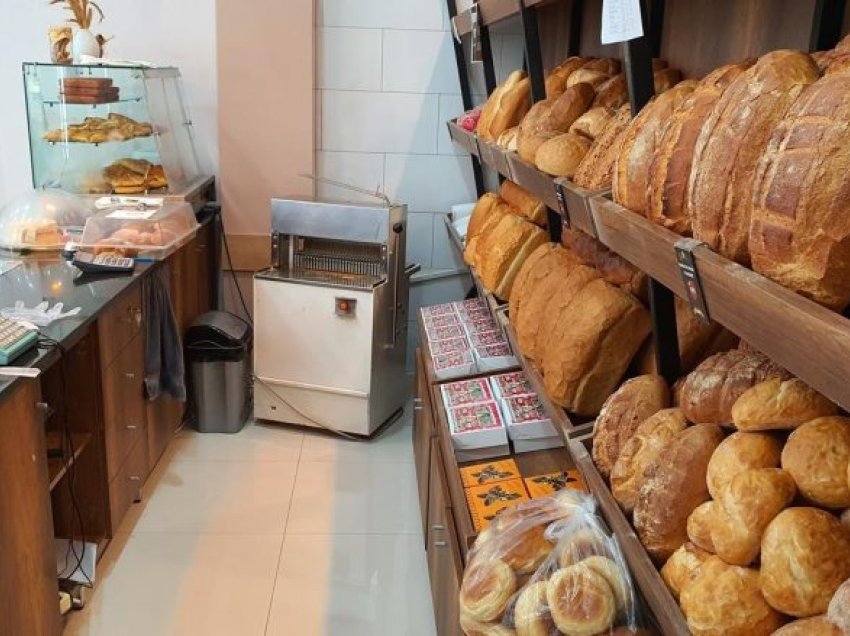 Bukëpjekësit në Maqedoni: Qytetarët do t’i lëmë pa bukë nëse çmimi ngrihet në 33 denarë