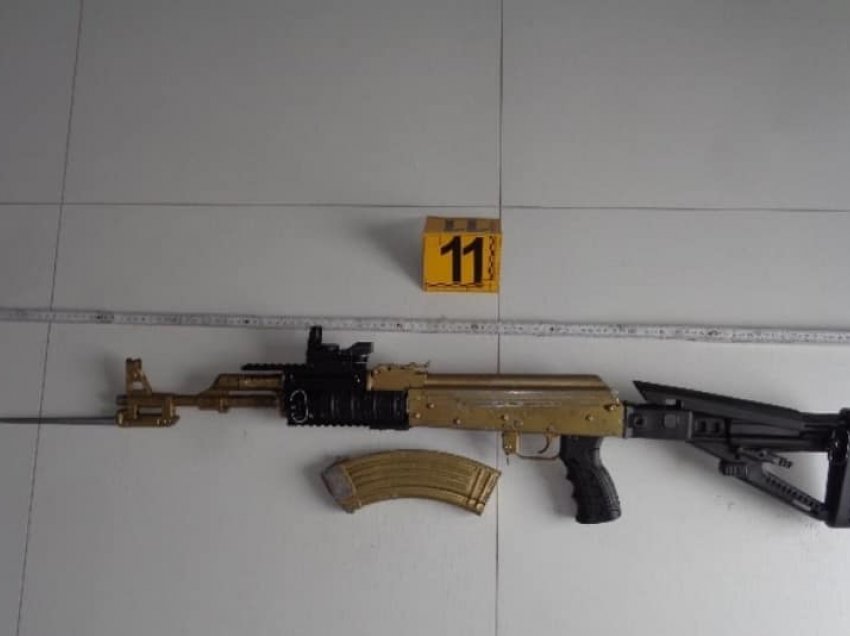 Sekuestrohen tri armë në Prizren