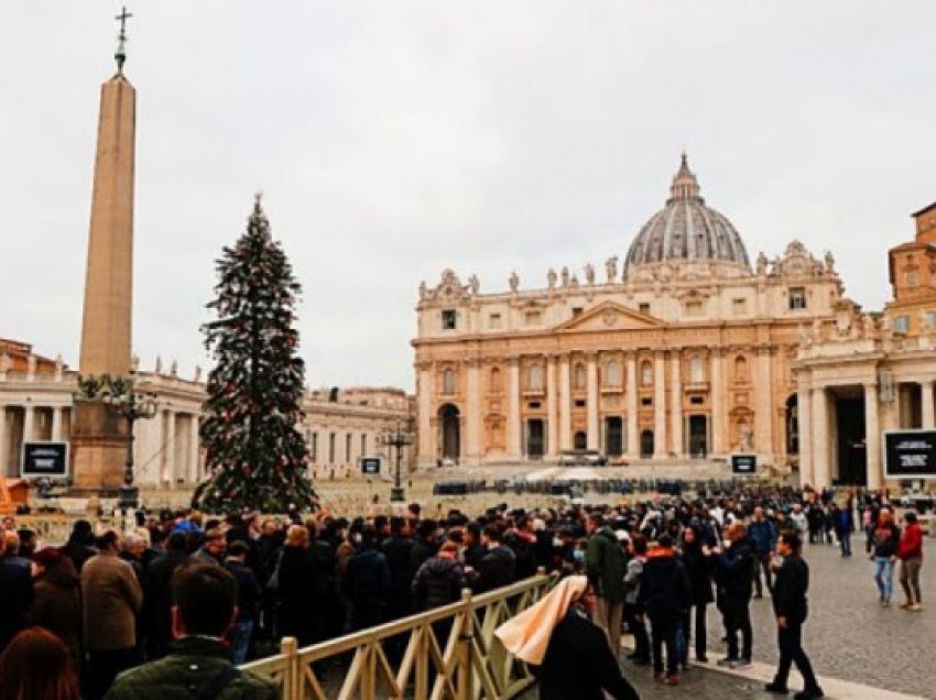​Vatikan, nisin homazhet për Papa Benediktin XVI