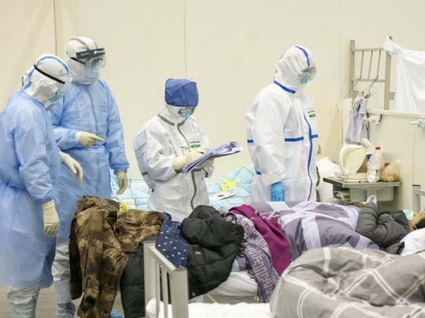 ​COVID-19, spitalet e Shangait nuk janë në gjendje të përballojnë pacientët