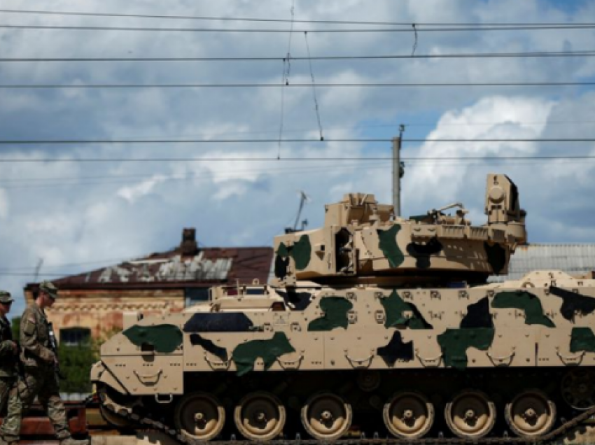 Ukraina kërkon më shumë tanke për të luftuar Rusinë