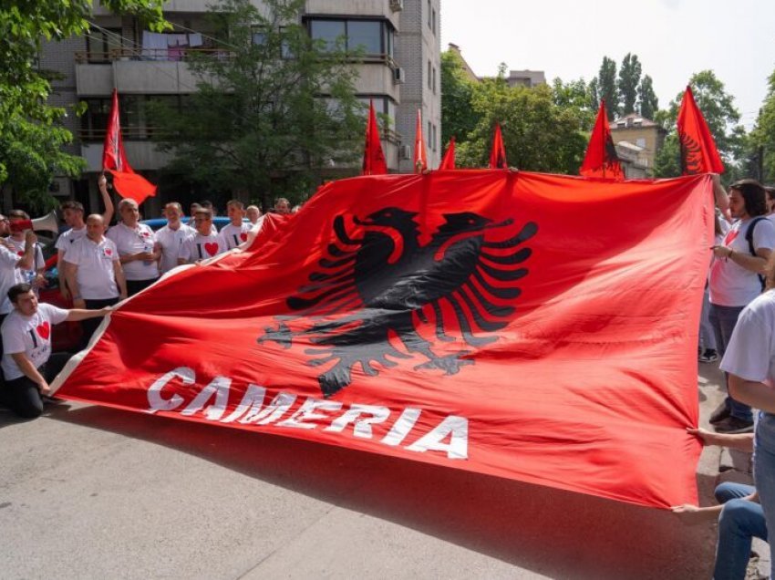 Nga kërcënimet greke nuk duhet të ndalet Shqipëria 