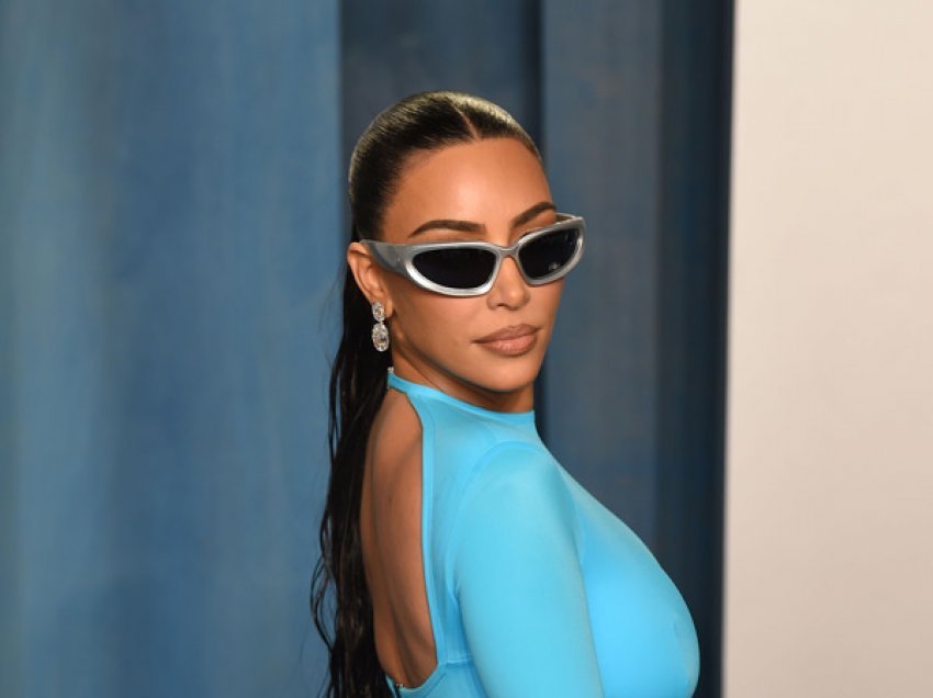 Kim Kardashian reagon pas martesës së ish-bashkëshortit të saj 