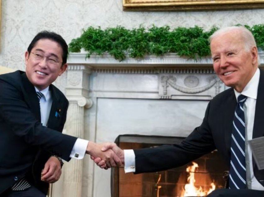 Presidenti Biden përgëzon kryeministrin japonez për rritjen historike të buxhetit të mbrojtjes