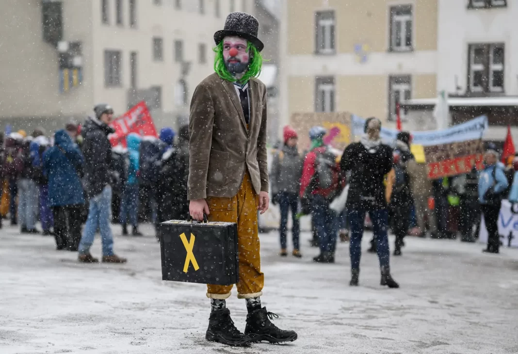 Forumi Ekonomik Botëror: Aktivistë të klimës në protesta në Davos