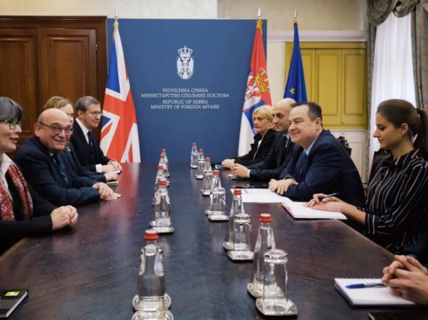 Daçiq takohet me emisarin britanik, diskutojnë për Kosovën