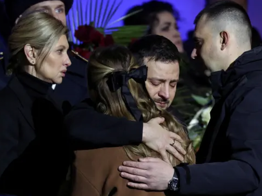 Zelensky s’i mban lotët në varrimin e ministrit të Mbrojtjes dhe viktimave tjera nga rrëzimi i helikopterit