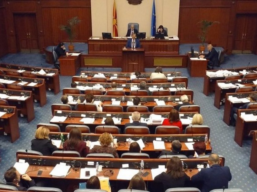 Sot mbahet seanca për pyetjet e deputetëve në Kuvendin e Maqedonisë së Veriut