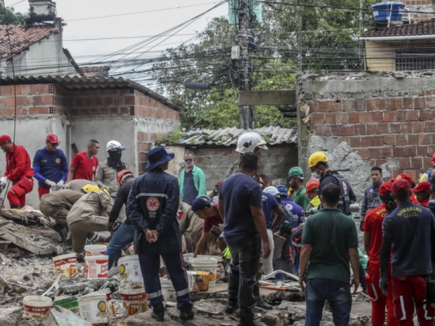 Shembja e ndërtesës në Brazil, shkon në 11 numri i viktimave