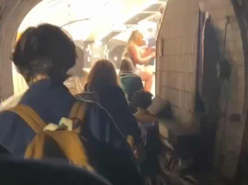 Prishet treni në mes të tunelit në metronë e Glasgow – pasagjerët detyrohen ta vazhdojnë rrugëtimin këmbë