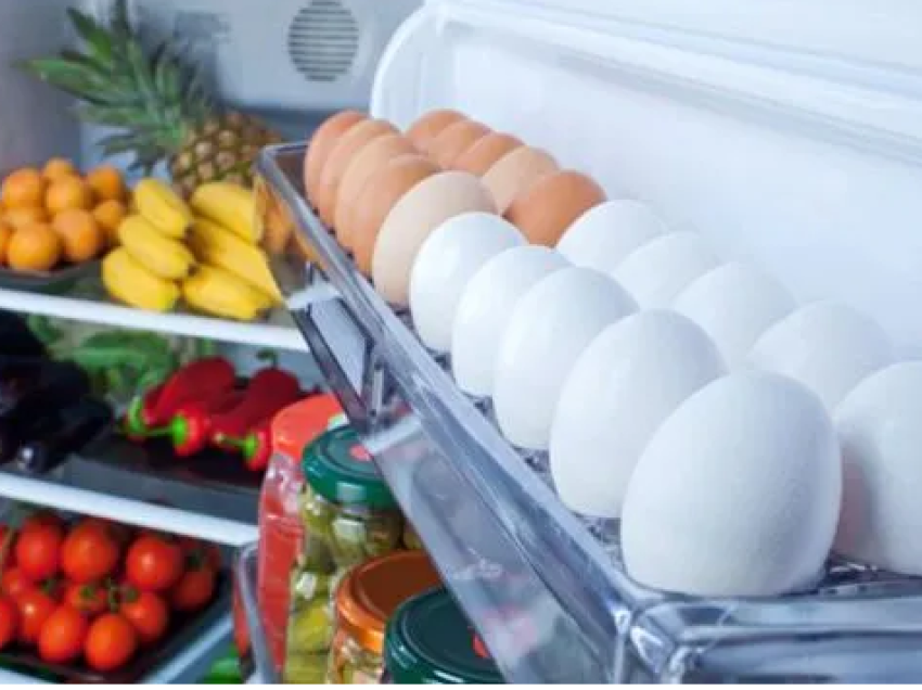 Pse në disa vende të botës vezët nuk ruhen në frigorifer