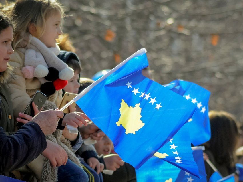 Raporti i RCC-së: 57% e qytetarëve në Kosovë duan të largohen nga vendi i tyre