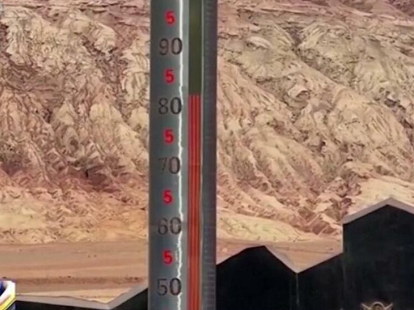 Termometri gjigant në Kinë regjistroi temperaturën prej 80 gradë Celsius