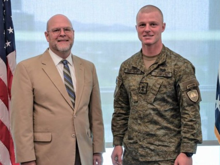 Hovenier takon Ylli Dalladakun, ushtarin e FSK-së që arriti rezultate të larta në shkollën e ushtrisë amerikane