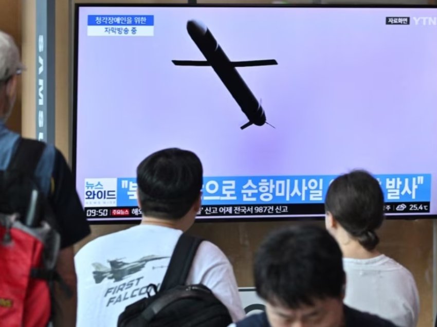 Koreja e Veriut lëshon raketa lundruese, mes tensioneve në rritje