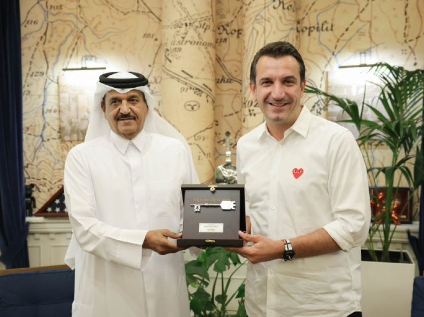 Veliaj nderon me “Çelësin e Qytetit” ambasadorin e Katarit: Do të mbahet mend për kontributin e dhënë për shkollat, kopshtet, çerdhet dhe ditët e vështira të Tiranës