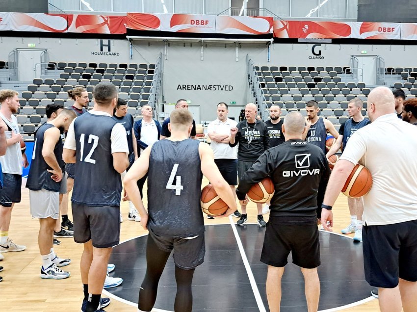 Basketbollistët e Kosovës stërviten në Danimarkë, synojnë fitore