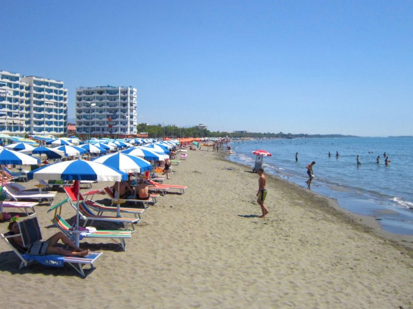 Çmimet në Shqipëri, eksperti i turizmit tregon çmimet sa shkon dita në Shëngjin e Velipojë