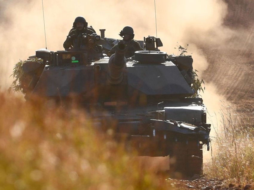 Politico: SHBA pret të fillojë dërgimin e tankeve Abrams në Ukrainë në shtator