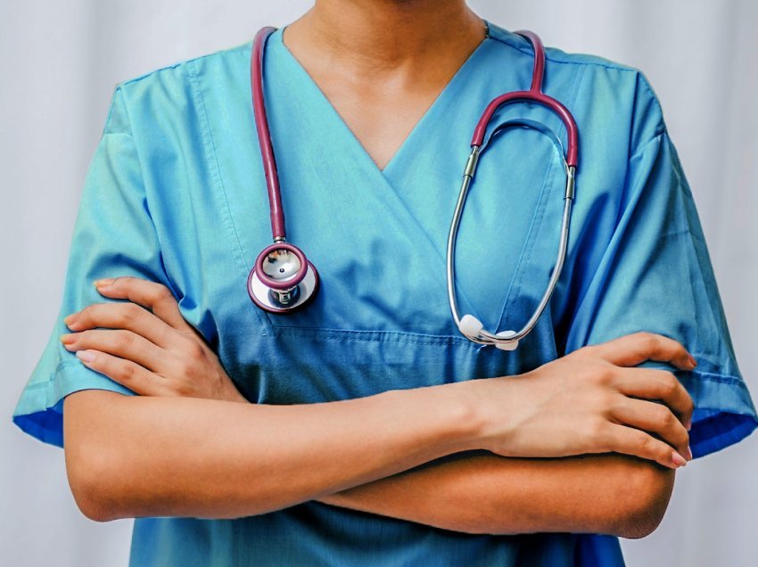 Për shkak të parregullsive anulohet testi për infermierë në QKUK 